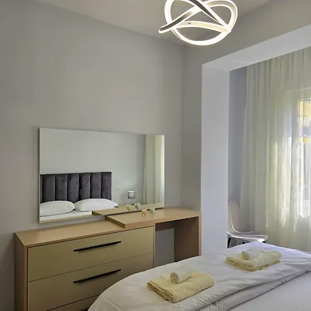 Happy By The Sea 093 *