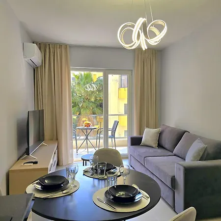 Happy By The Sea 093