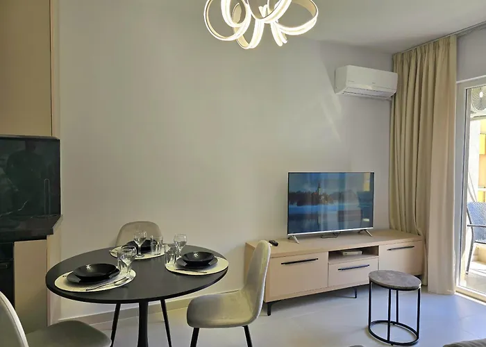 Happy By The Sea 093 Апартаменты