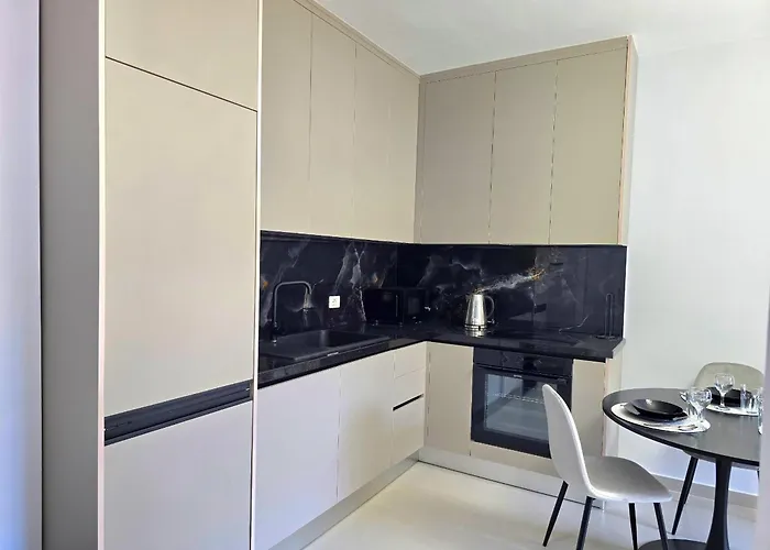 Happy By The Sea 093 *