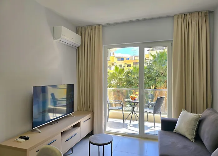 Happy By The Sea 093 *